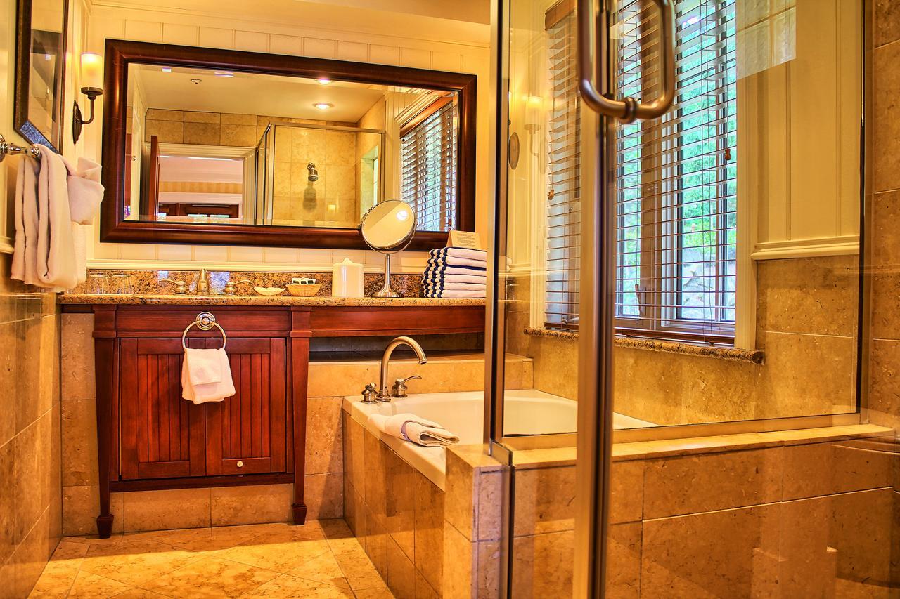 Poets Cove Resort & Spa Bedwell Harbour Exterior photo